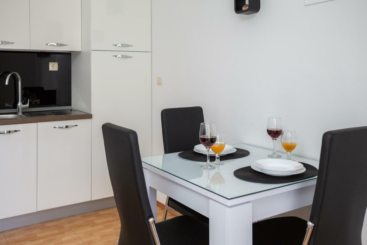 Fba Family Beach Apartments Omiš Extérieur photo