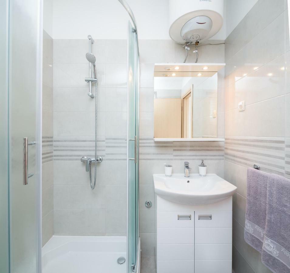Fba Family Beach Apartments Omiš Extérieur photo